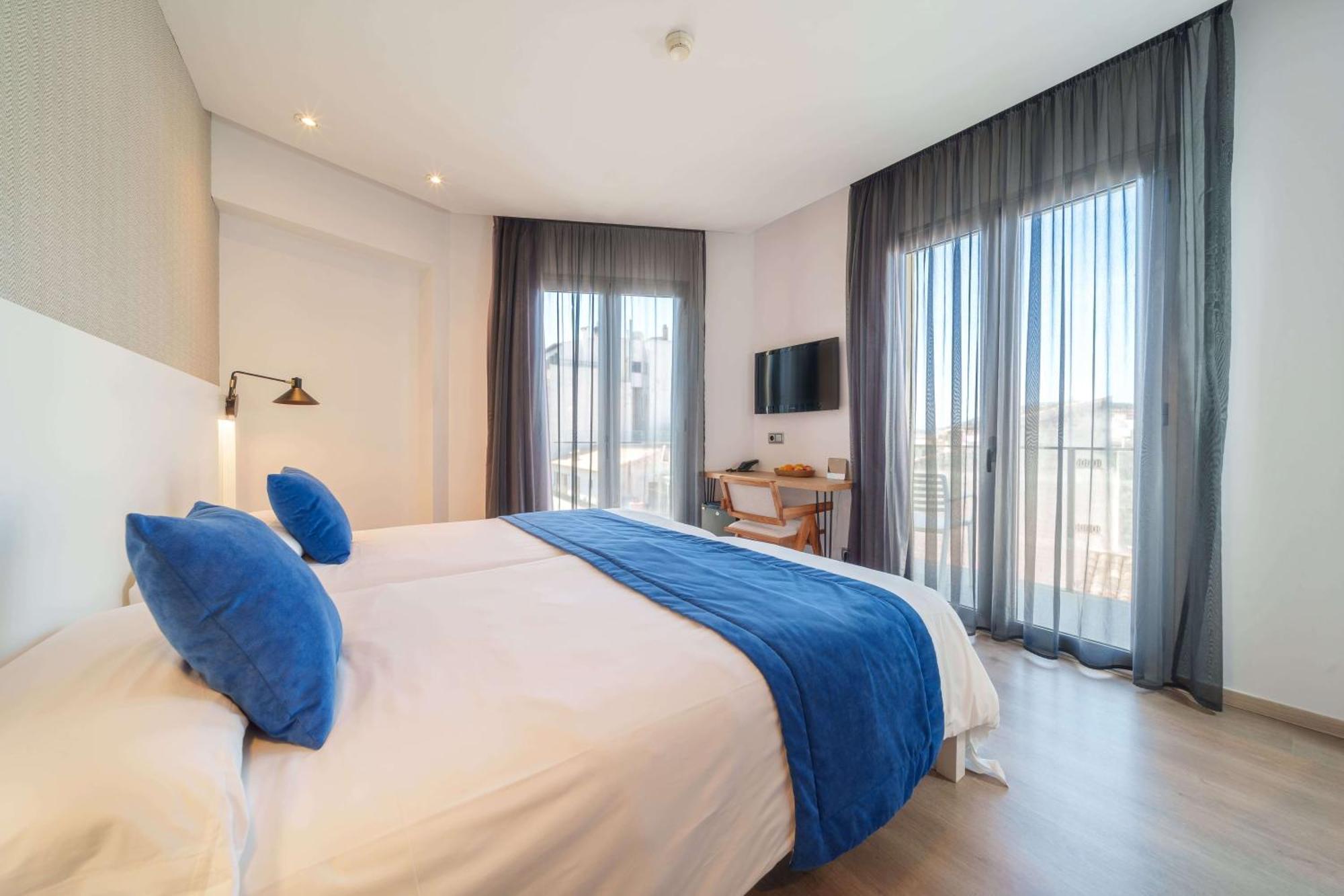 Mar Calma Hotel Порт де Пойенса Екстериор снимка