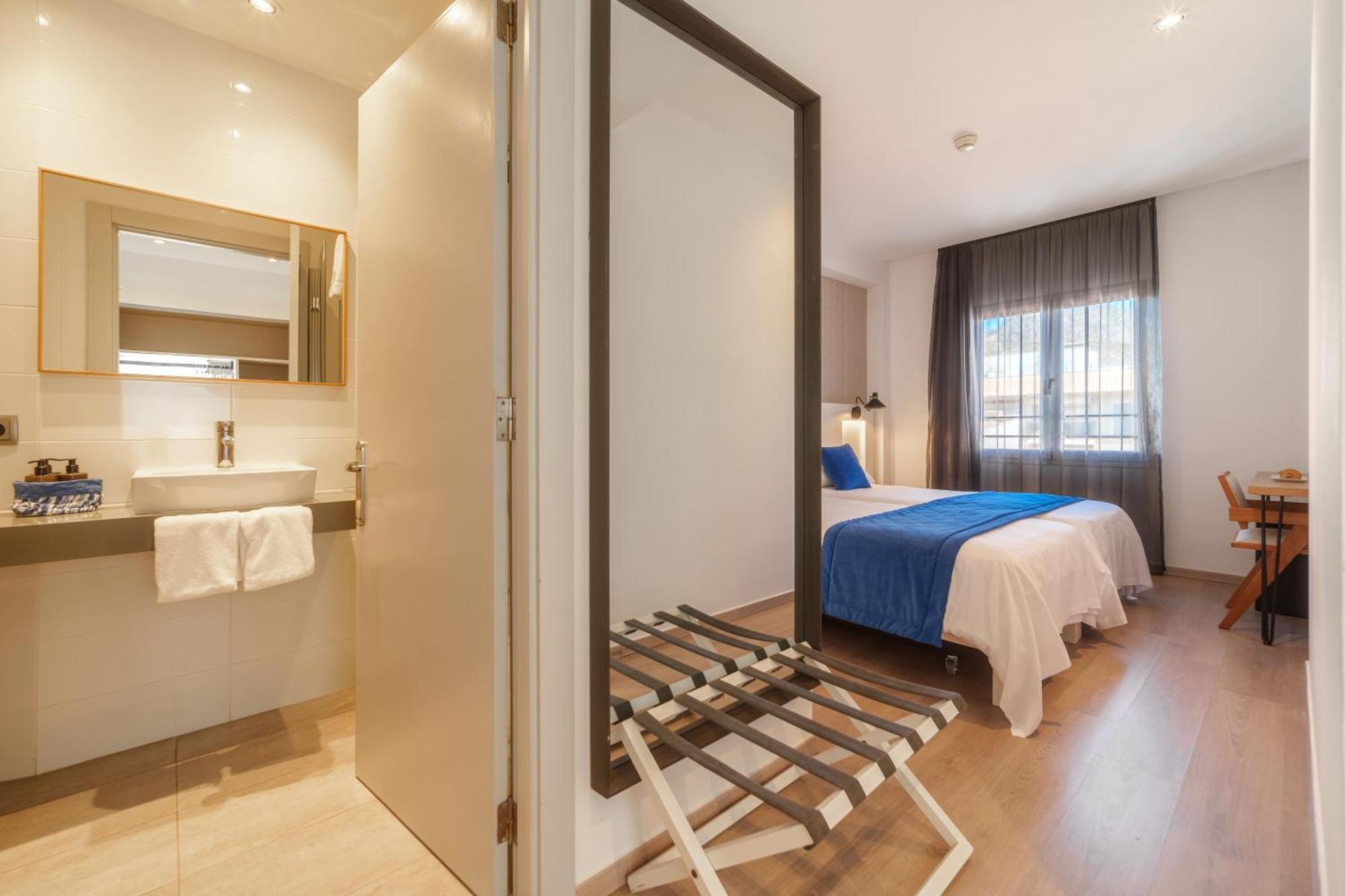Mar Calma Hotel Порт де Пойенса Екстериор снимка